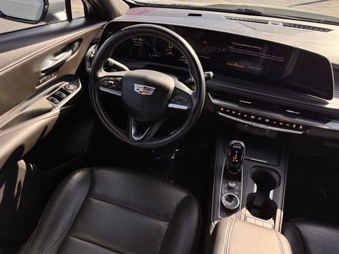 Used 2024 Cadillac XT4 Premium Luxury image 22