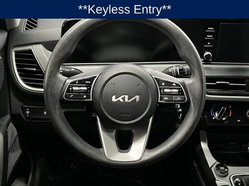 Used 2024 Kia Seltos LX image 8