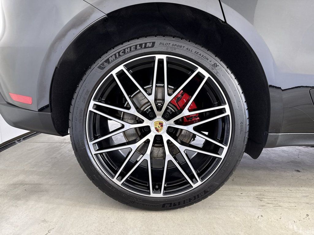 Certified 2026 Porsche Macan S AWD/4WD image 16