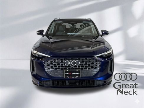 Used 2025 Audi Q5 Premium w/ Convenience Package image 21