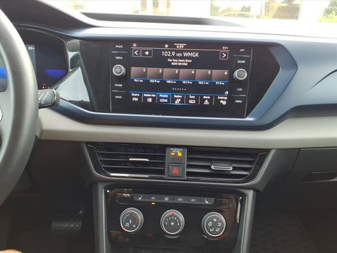 Certified 2023 Volkswagen Taos SE image 18