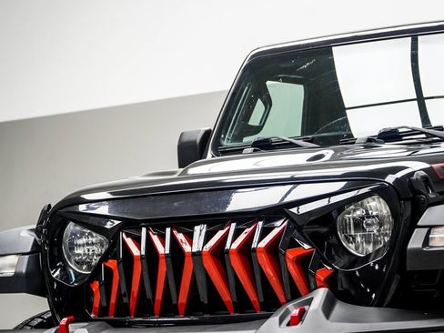 Used 2020 Jeep Gladiator Rubicon w/ Trailer Tow Package image 2