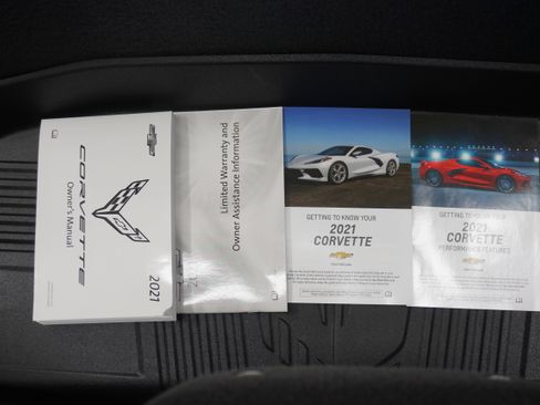 Used 2021 Chevrolet Corvette Stingray Premium Cpe w/ Z51 Performance Package image 33