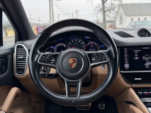 Used 2019 Porsche Cayenne S w/ Premium Plus Package AWD/4WD image 27