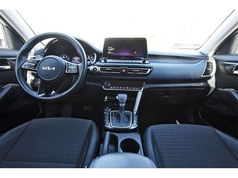 Used 2023 Kia Seltos S w/ Navigation Package image 8