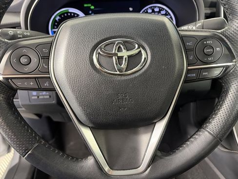 Used 2019 Toyota Avalon XSE image 16