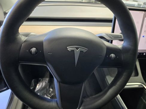 Used 2023 Tesla Model Y 2WD image 15