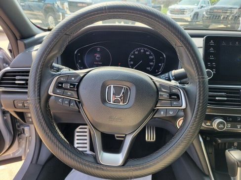 Used 2019 Honda Accord Sport image 13