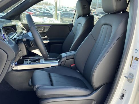 New 2026 Mercedes-Benz GLB 250 4MATIC image 11