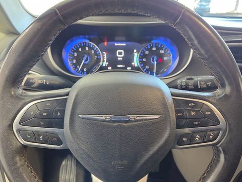 Used 2020 Chrysler Pacifica Touring-L Plus w/ Tire & Wheel Group image 26
