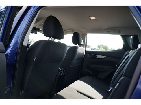 Used 2022 Nissan Rogue Sport S image 18