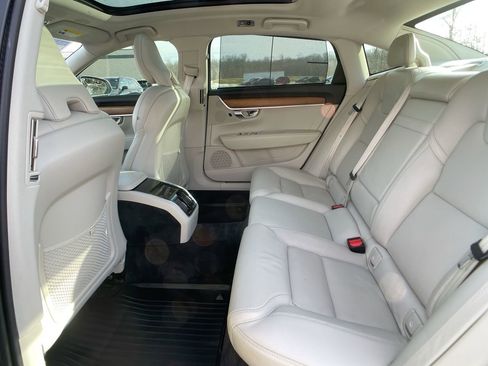 Used 2020 Volvo S90 T6 Inscription image 24