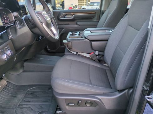 Used 2025 GMC Sierra 2500 SLE image 16