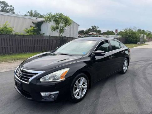 Used 2015 Nissan Altima 2.5 SL w/ Technology Package FWD image 1