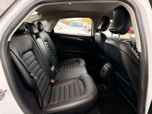 Used 2017 Ford Fusion SE w/ Equipment Group 602A FWD image 15