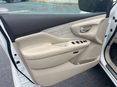 Used 2017 Nissan Murano SL image 12