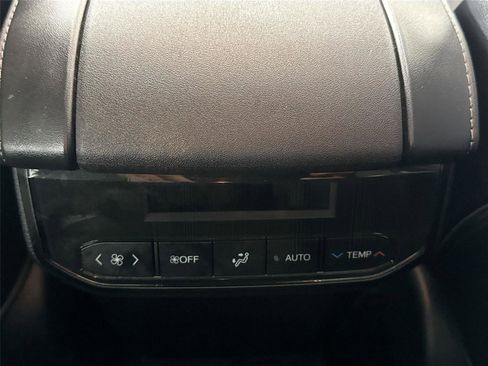 Used 2022 Toyota Highlander Limited AWD/4WD image 38