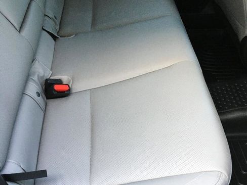 Used 2017 Subaru Forester 2.5i Limited image 17