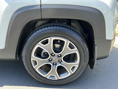 Used 2017 Jeep Renegade Limited FWD image 40