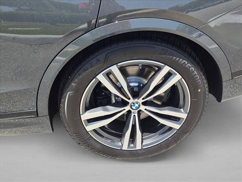 New 2027 BMW X7 xDrive40i w/ M Sport Package AWD/4WD image 9