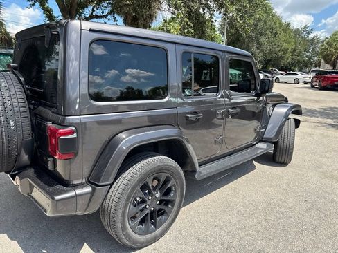 Used 2021 Jeep Wrangler Unlimited Sahara AWD/4WD image 7