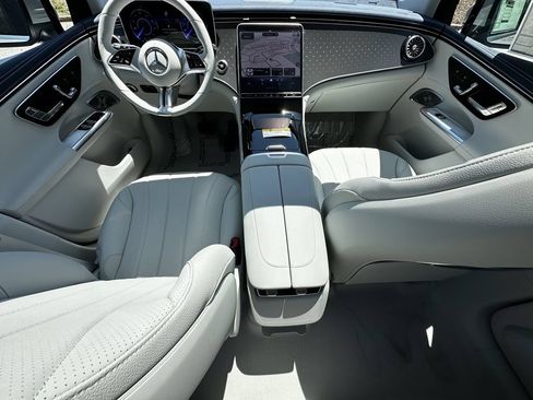 New 2026 Mercedes-Benz EQE 320 4MATIC SUV image 27