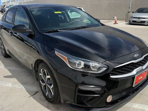 Used 2021 Kia Forte LXS FWD image 3