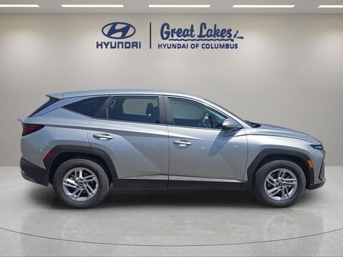 Certified 2025 Hyundai Tucson SE FWD image 6