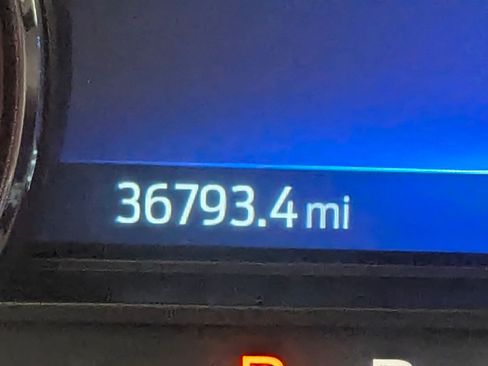 Certified 2022 Ford Explorer XLT w/ Equipment Group 202A image 18