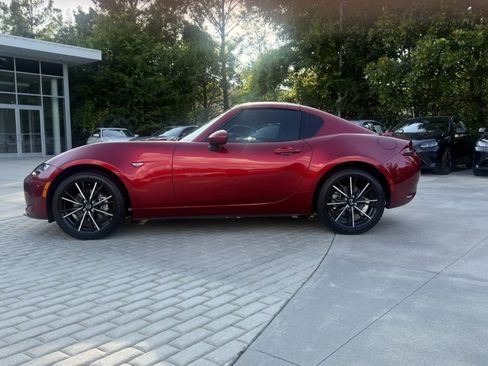 Used 2025 MAZDA MX-5 Miata RF Grand Touring RWD image 3