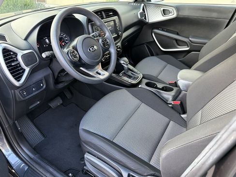 Used 2021 Kia Soul LX FWD image 10