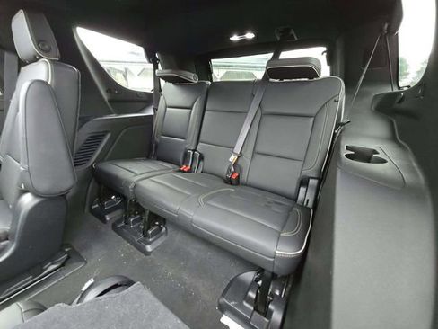 Used 2021 GMC Yukon SLT w/ SLT Premium Package image 17