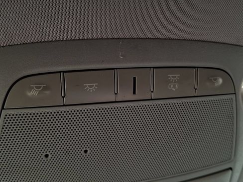 Used 2020 Nissan Rogue SV FWD image 25
