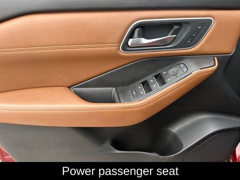 Used 2025 Nissan Rogue Platinum image 15