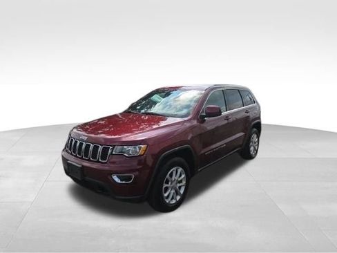 Used 2022 Jeep Grand Cherokee Laredo w/ All-Weather Capability Group AWD/4WD image 3
