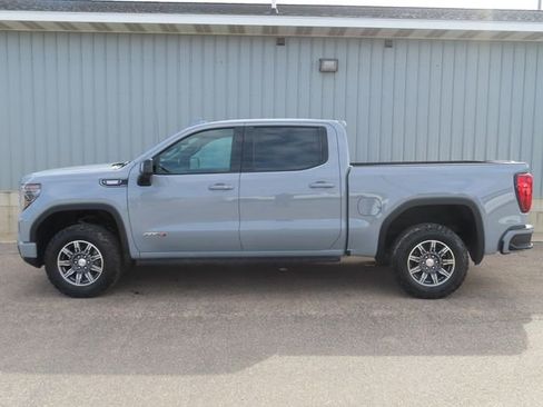 Used 2024 GMC Sierra 1500 AT4 w/ AT4 Premium Package image 9