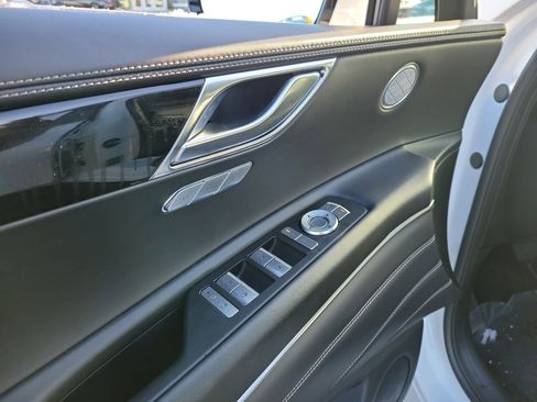 Used 2025 Genesis GV80 2.5T Standard image 18