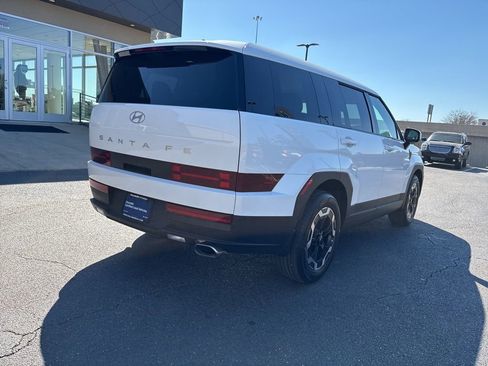 Certified 2025 Hyundai Santa Fe SE image 5