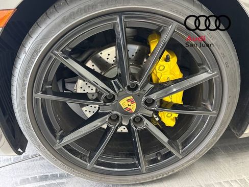 Used 2021 Porsche 911 Carrera image 4