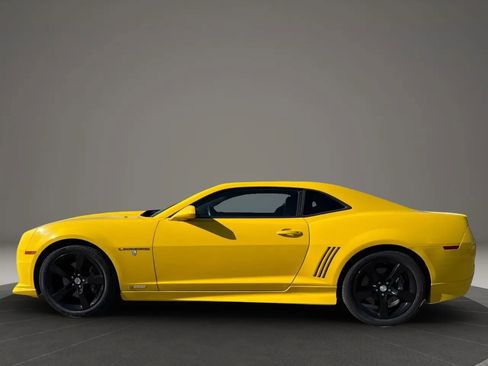 Used 2010 Chevrolet Camaro SS RWD image 2