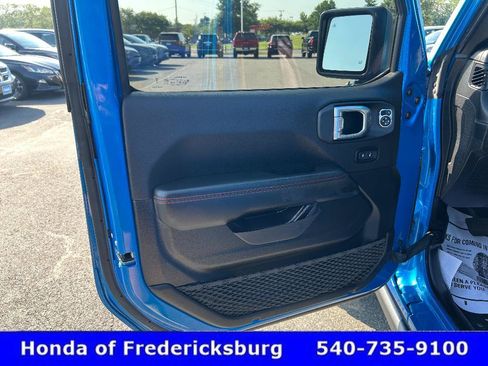 Used 2024 Jeep Wrangler Unlimited Rubicon w/ Safety Group AWD/4WD image 9