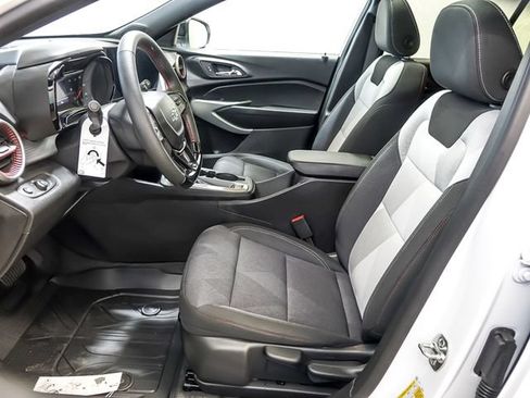 New 2026 Chevrolet Trax RS w/ Sunroof Package FWD image 9