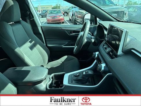 Certified 2024 Toyota RAV4 SE w/ Convenience Package AWD/4WD image 24
