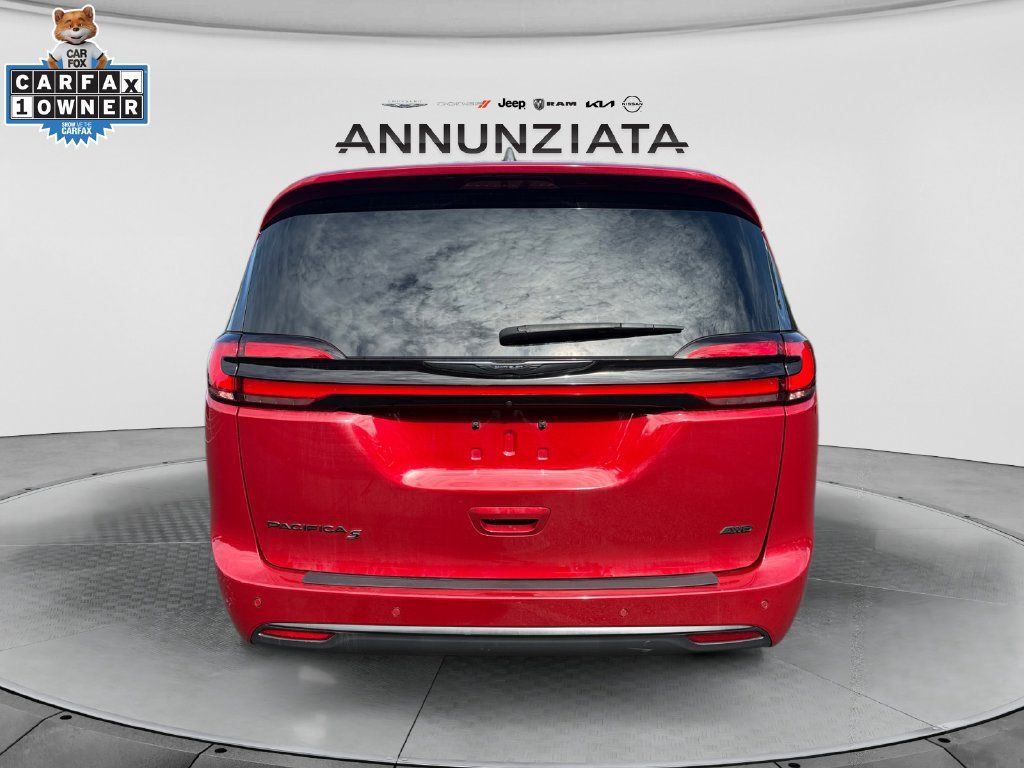 Used 2024 Chrysler Pacifica Touring-L w/ S Appearance Package AWD/4WD image 4