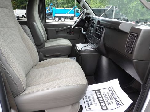 Used 2025 Chevrolet Express 3500 LT w/ LT Preferred Equipment Group RWD image 43