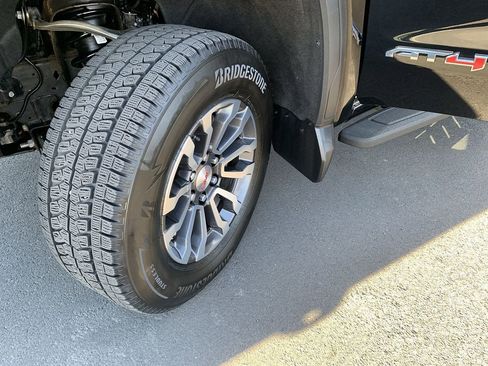 Used 2024 GMC Sierra 1500 AT4 w/ Technology Package image 12