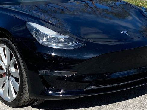 Used 2019 Tesla Model 3 Performance image 10