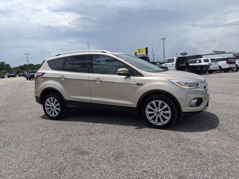 Used 2017 Ford Escape Titanium FWD image 2