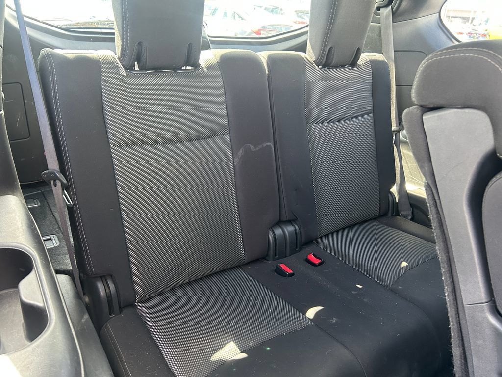Used 2018 Nissan Pathfinder SV FWD image 35