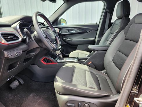 Used 2023 Chevrolet TrailBlazer RS w/ Convenience Package FWD image 16
